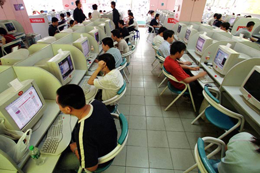 2005-5-18-china-internet-cafe_web